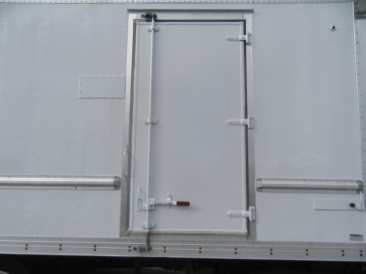 2020 Hino 195 Commercial DIESEL 20FT REEFER BOX & CARRIER S7  REEFER SYSTEM Photo2