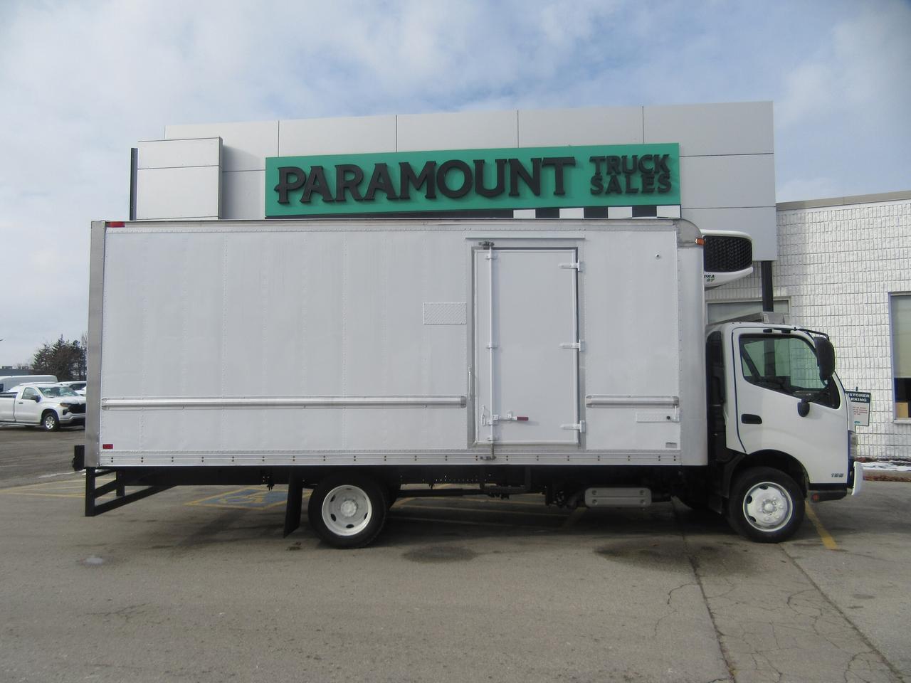2020 Hino 195 Commercial DIESEL 20FT REEFER BOX & CARRIER S7  REEFER SYSTEM Photo
