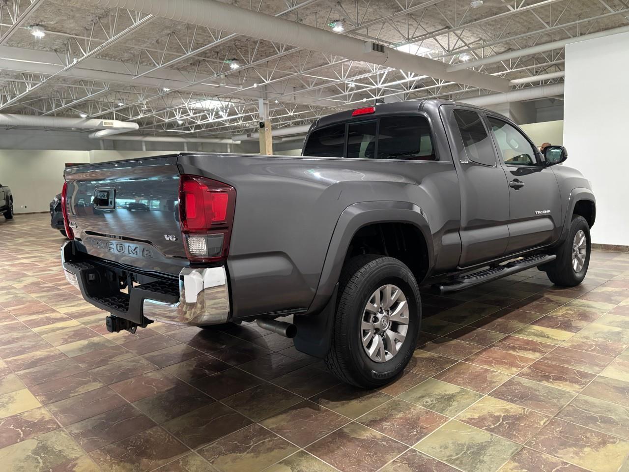 2018 Toyota Tacoma SR5 Photo