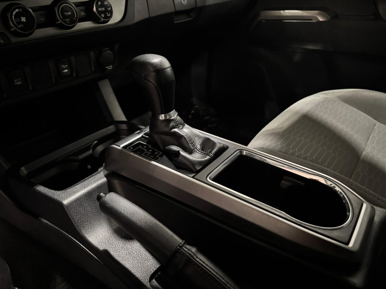 2018 Toyota Tacoma SR5 Photo