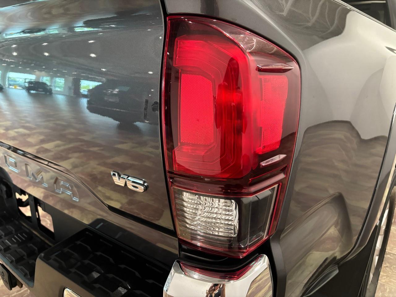 2018 Toyota Tacoma SR5 Photo