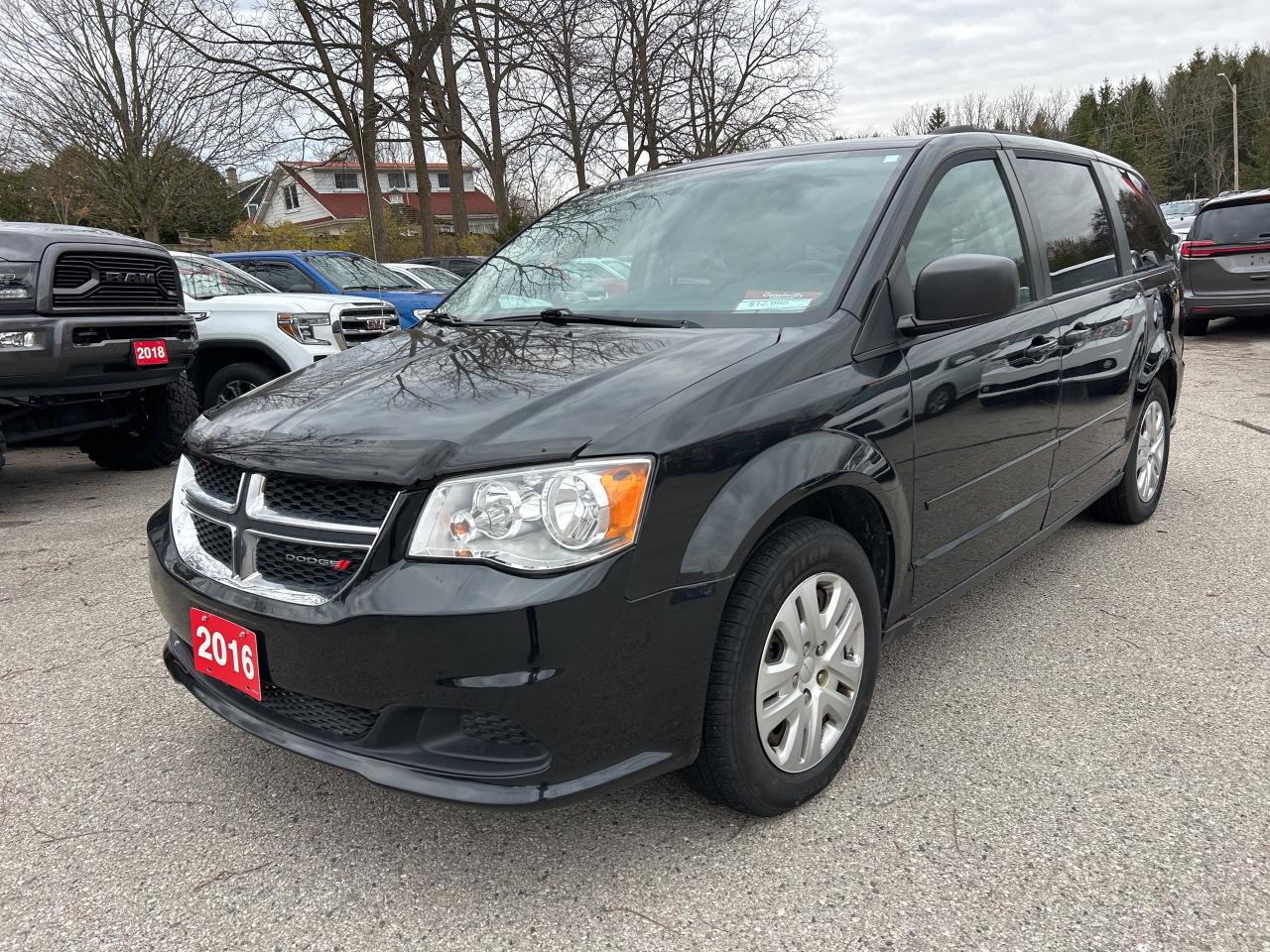 2016 Dodge Grand Caravan SE, QUAD SEATS! Photo