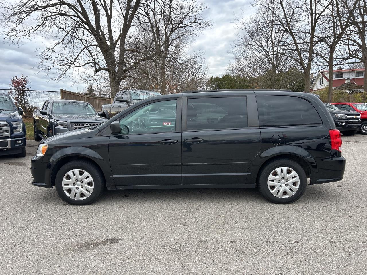 2016 Dodge Grand Caravan SE, QUAD SEATS! Photo