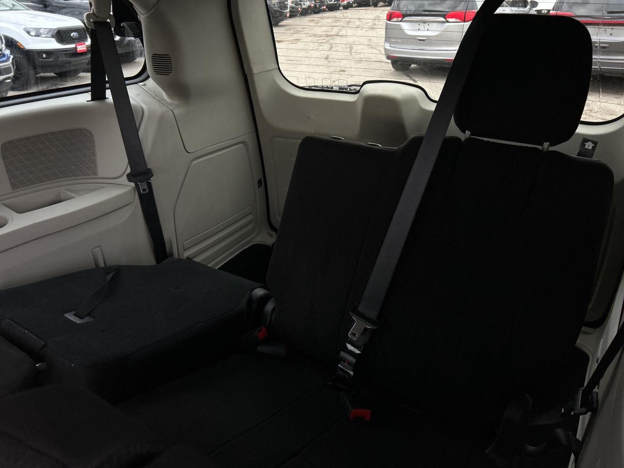 2016 Dodge Grand Caravan SE, QUAD SEATS! Photo