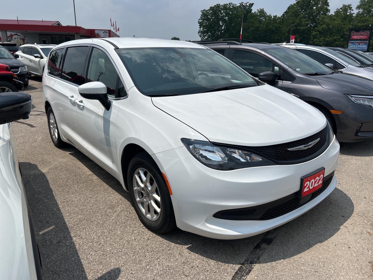 2022 Chrysler Grand Caravan SXT, POWER SLIDING DOORS, REMOTE START! Photo3