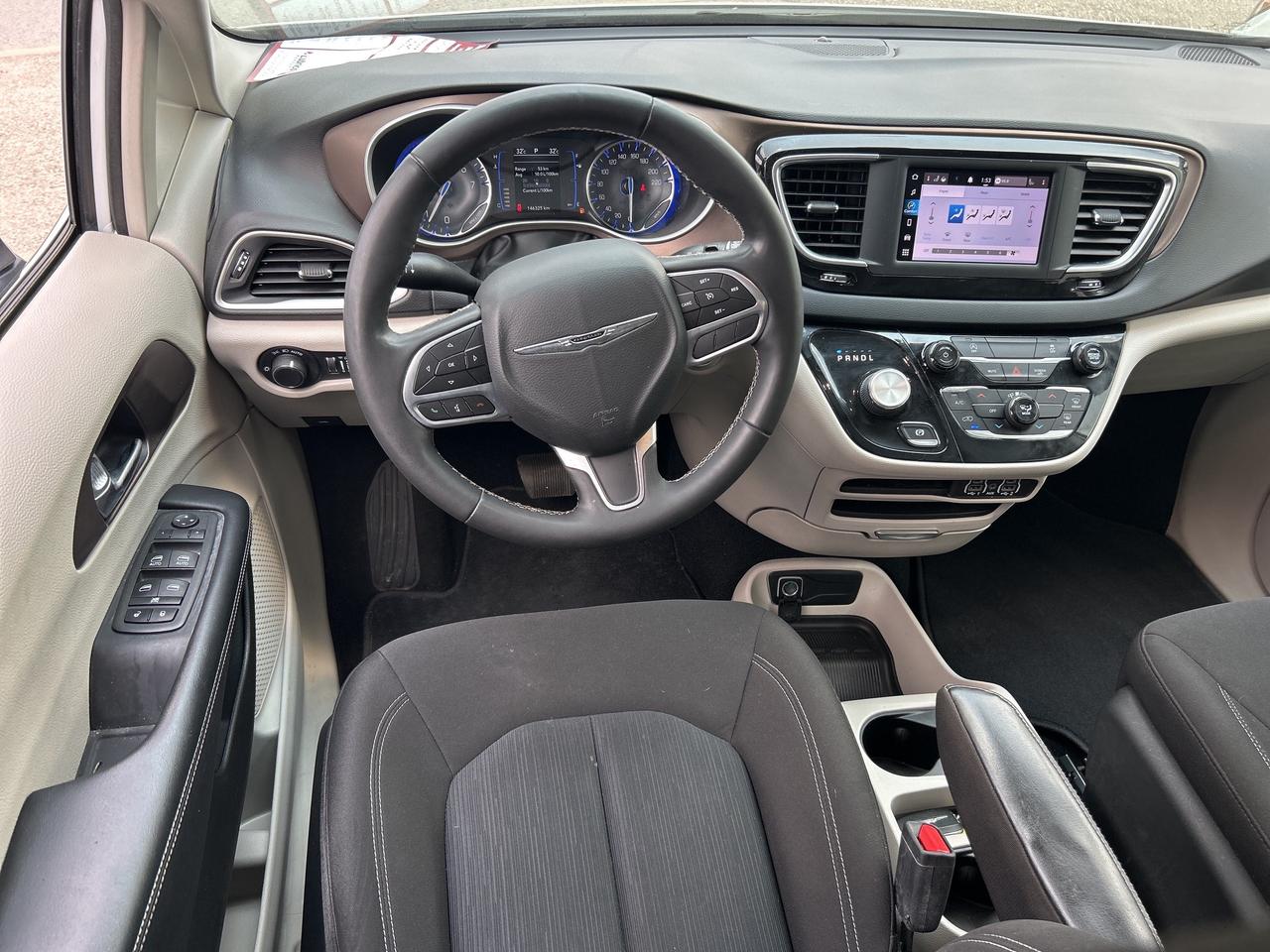 2022 Chrysler Grand Caravan SXT, POWER SLIDING DOORS, REMOTE START! Photo