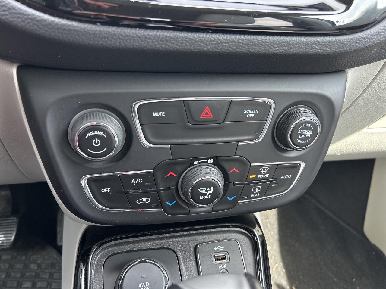 2019 Jeep Compass LIMITED, CLEAN CARFAX, REMOTE START! Photo