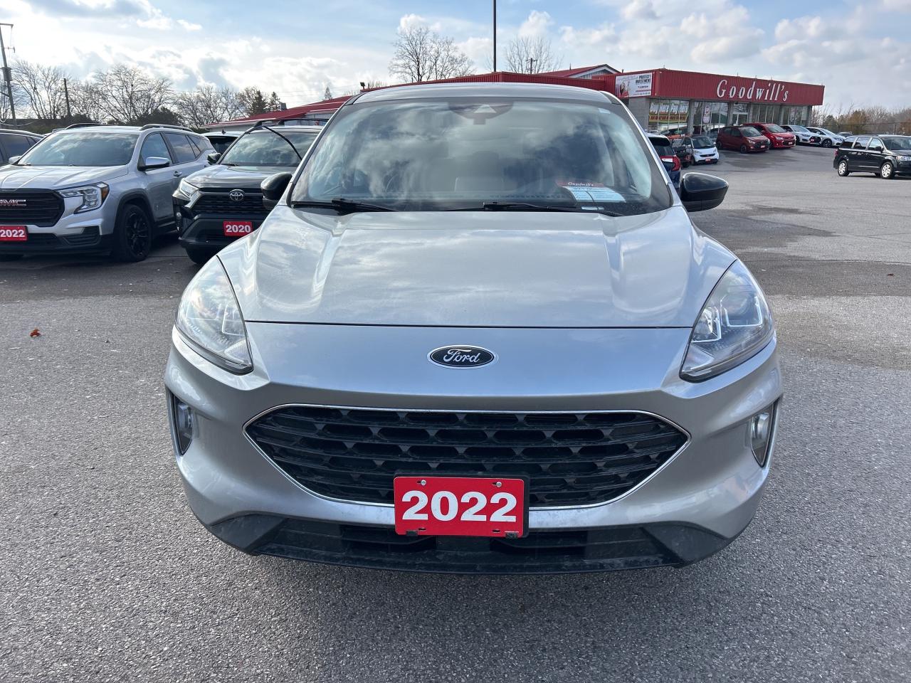 2022 Ford Escape SEL STEALTH, 2.0L, REMOTE START, CLEAN CARFAX! Photo2