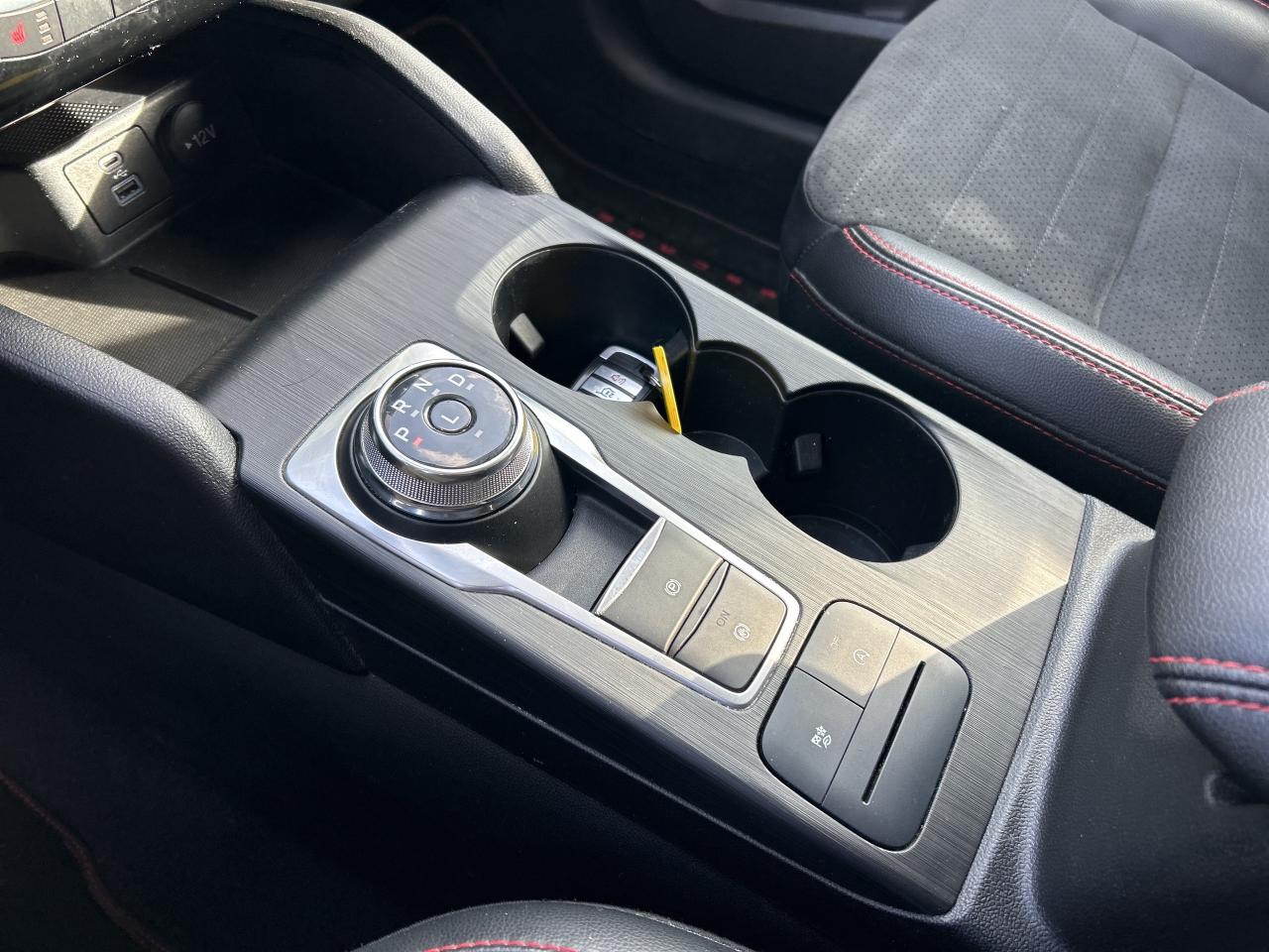 2022 Ford Escape SEL STEALTH, 2.0L, REMOTE START, CLEAN CARFAX! Photo