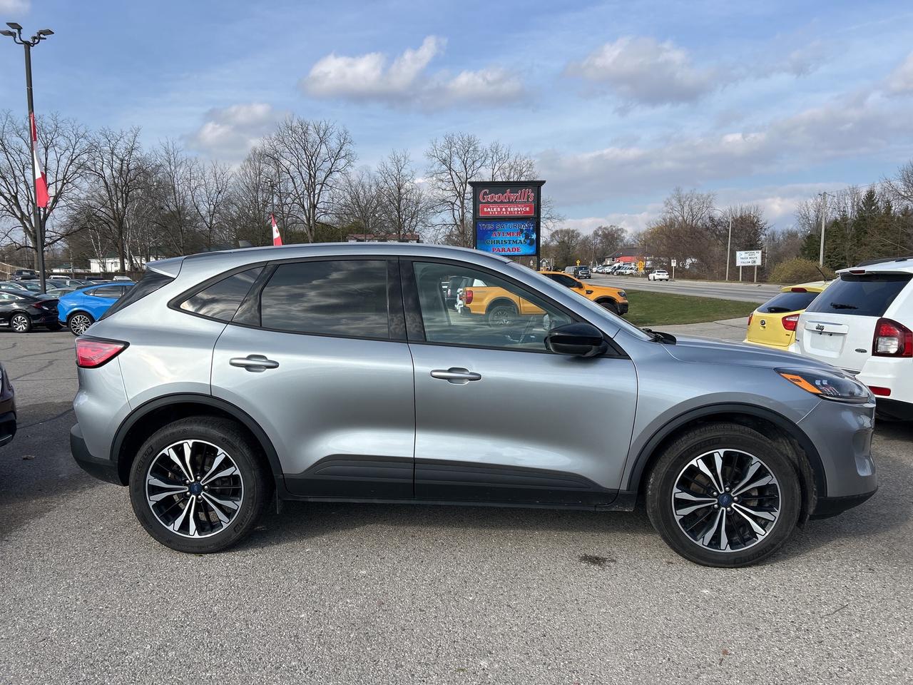 2022 Ford Escape SEL STEALTH, 2.0L, REMOTE START, CLEAN CARFAX! Photo