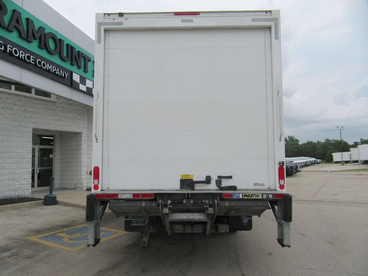 2020 Hino 195 DIESEL 20FT HIGH & WIDE BOX WITH POWER LIFTGATE Photo
