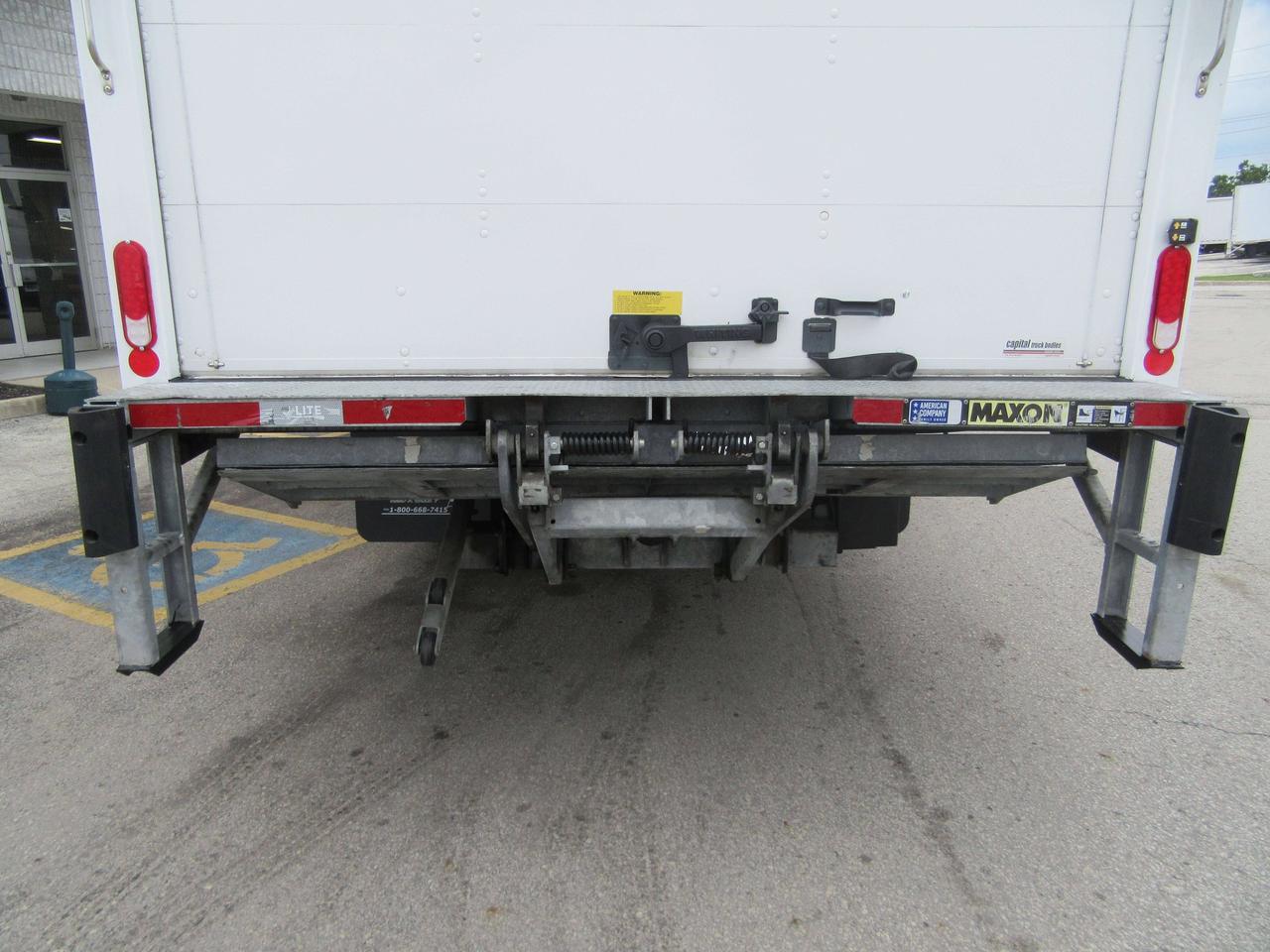 2020 Hino 195 DIESEL 20FT HIGH & WIDE BOX WITH POWER LIFTGATE Photo