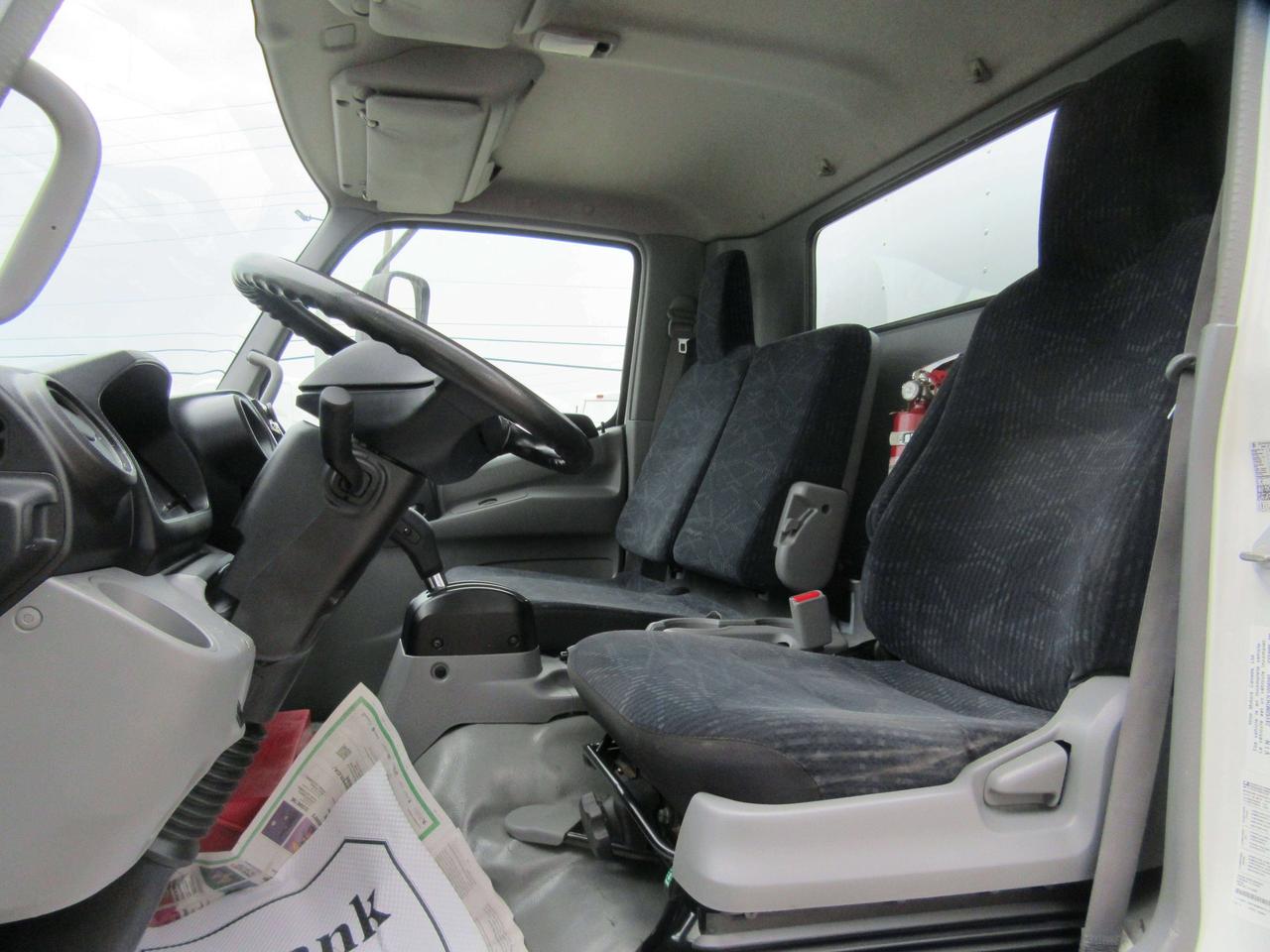 2020 Hino 195 DIESEL 20FT HIGH & WIDE BOX WITH POWER LIFTGATE Photo