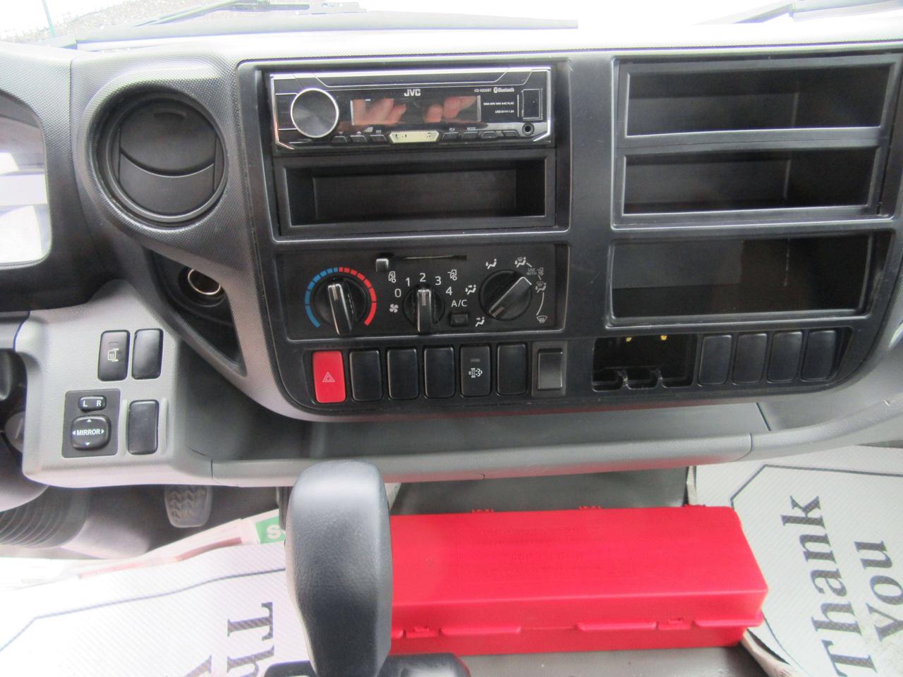 2020 Hino 195 DIESEL 20FT HIGH & WIDE BOX WITH POWER LIFTGATE Photo