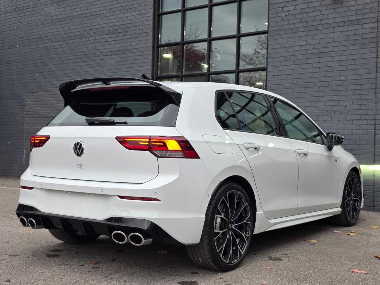 2025 Volkswagen Golf R DSG Photo