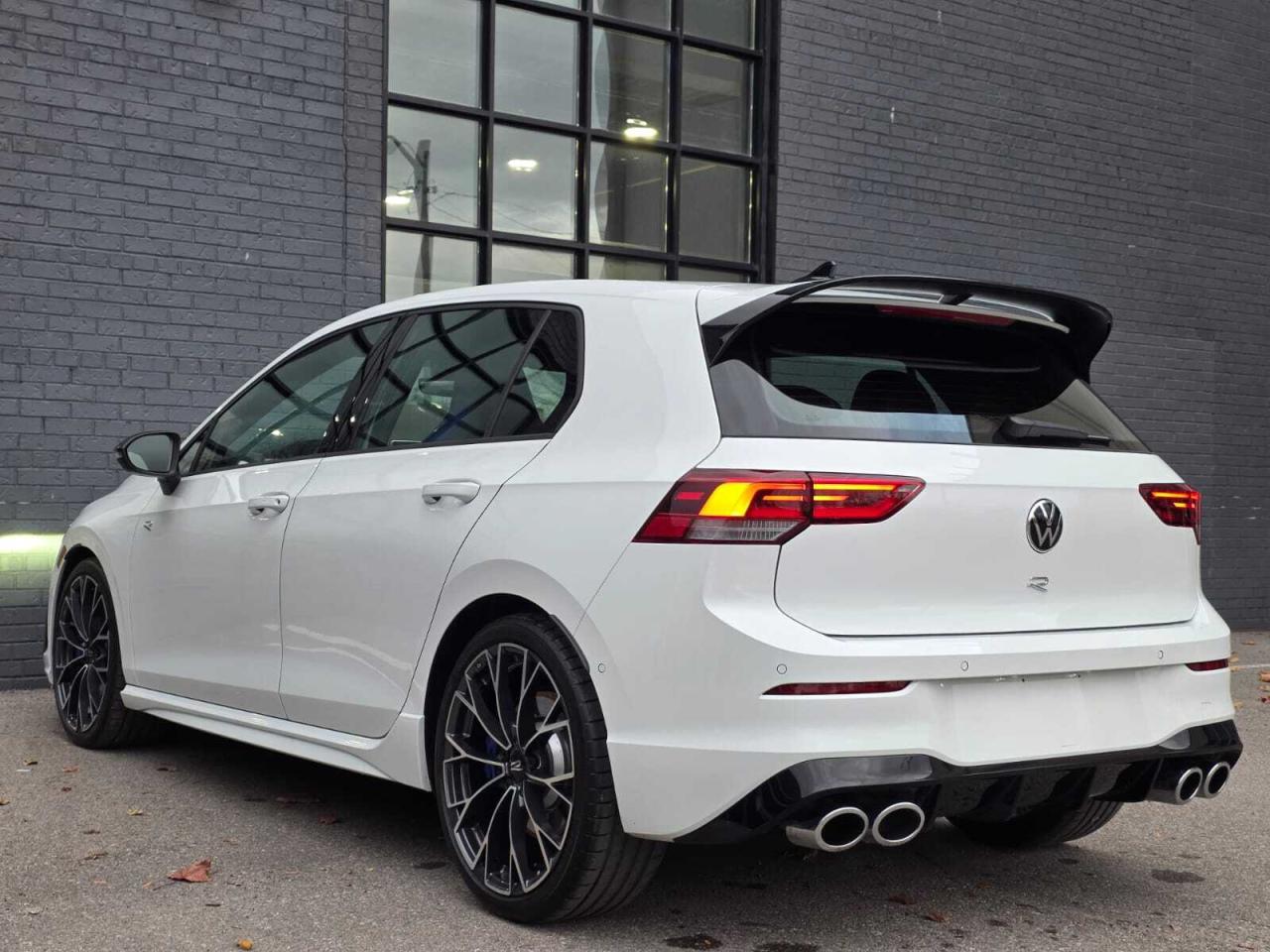 2025 Volkswagen Golf R DSG Photo