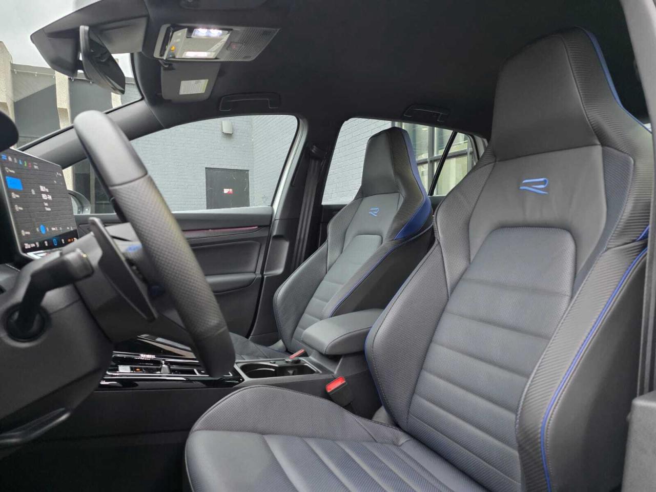 2025 Volkswagen Golf R DSG Photo