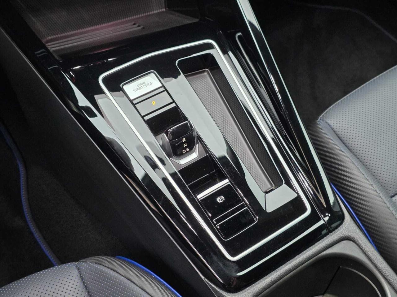 2025 Volkswagen Golf R DSG Photo