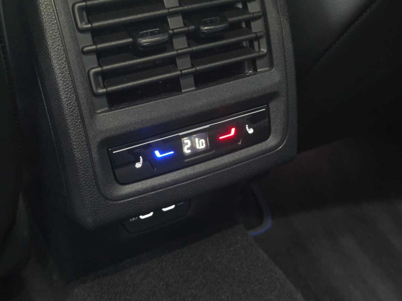 2025 Volkswagen Golf R DSG Photo