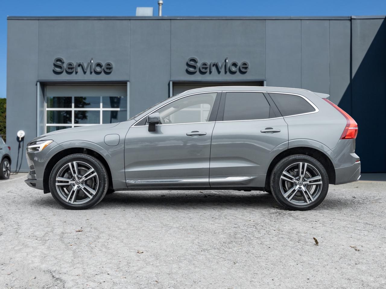 2021 Volvo XC60 Recharge T8 eAWD PHEV Inscription Exp  CPO Photo