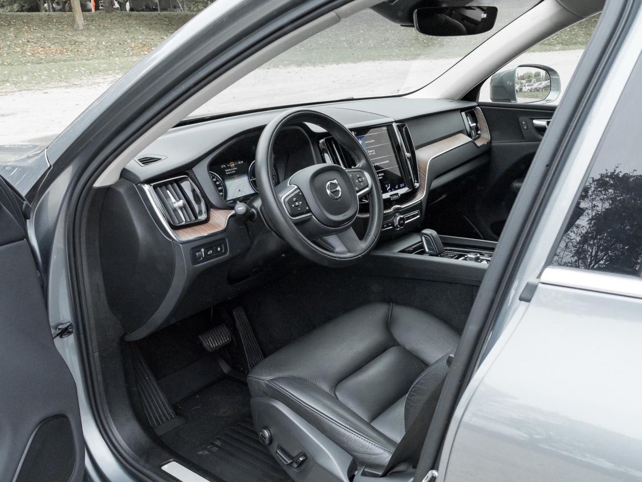 2021 Volvo XC60 Plug-In Hybrid Recharge T8 eAWD PHEV Inscription Exp  CPO Photo