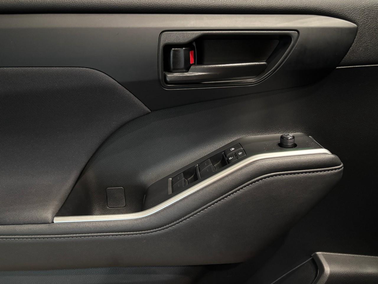 2023 Toyota Highlander LIMITED  Photo