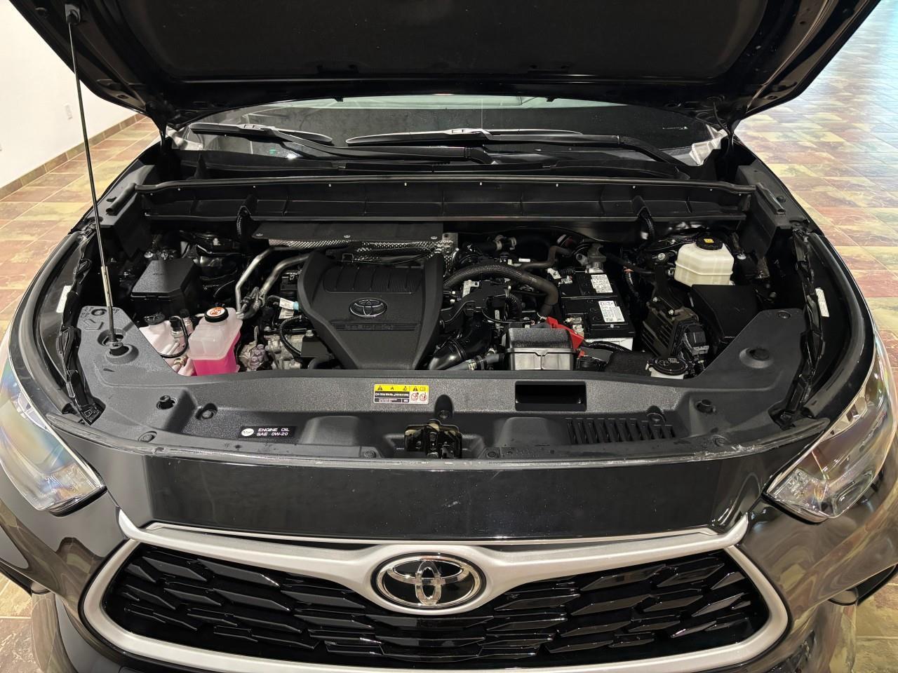 2023 Toyota Highlander LIMITED  Photo