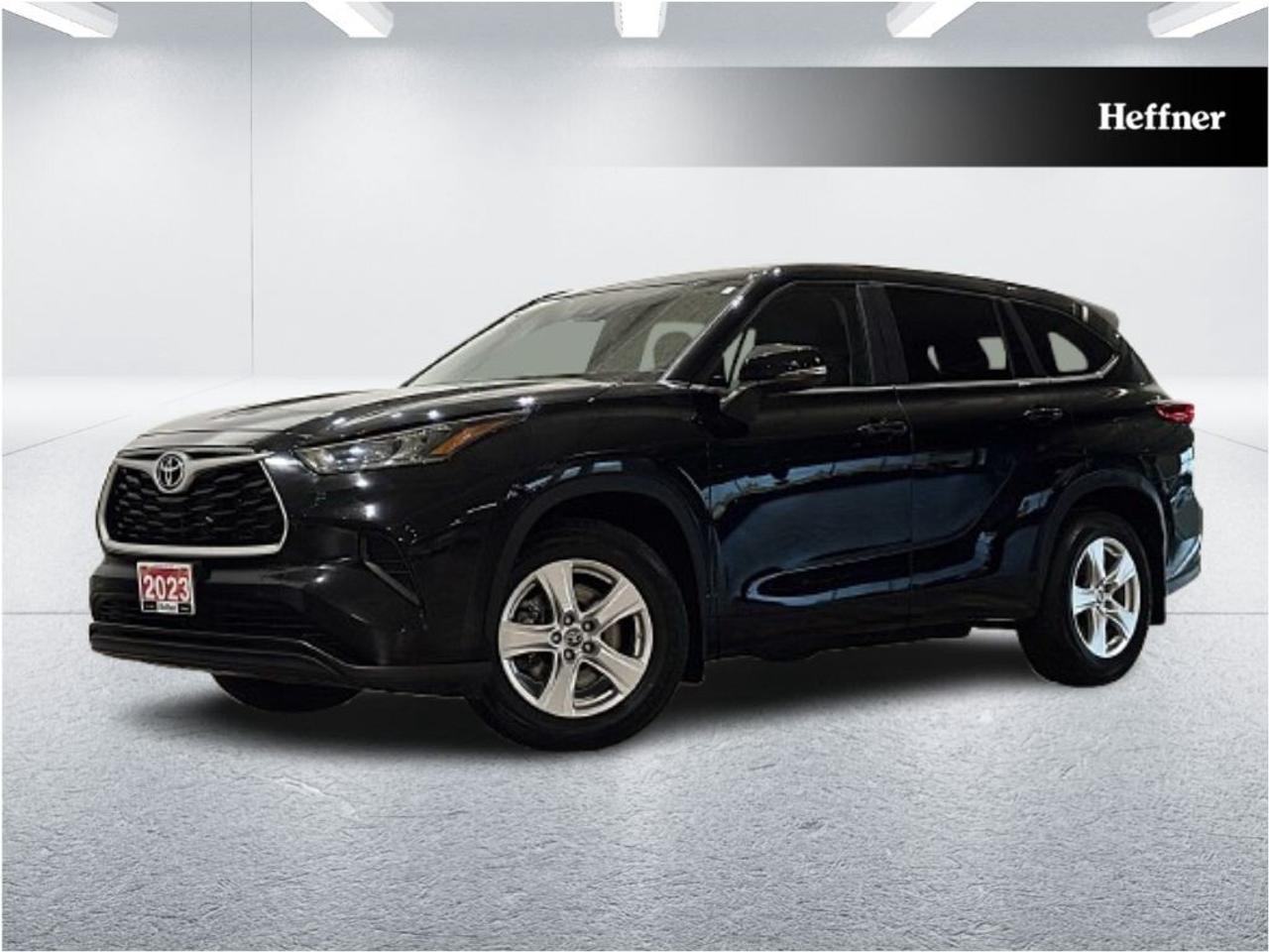 2023 Toyota Highlander LE AWD Photo0