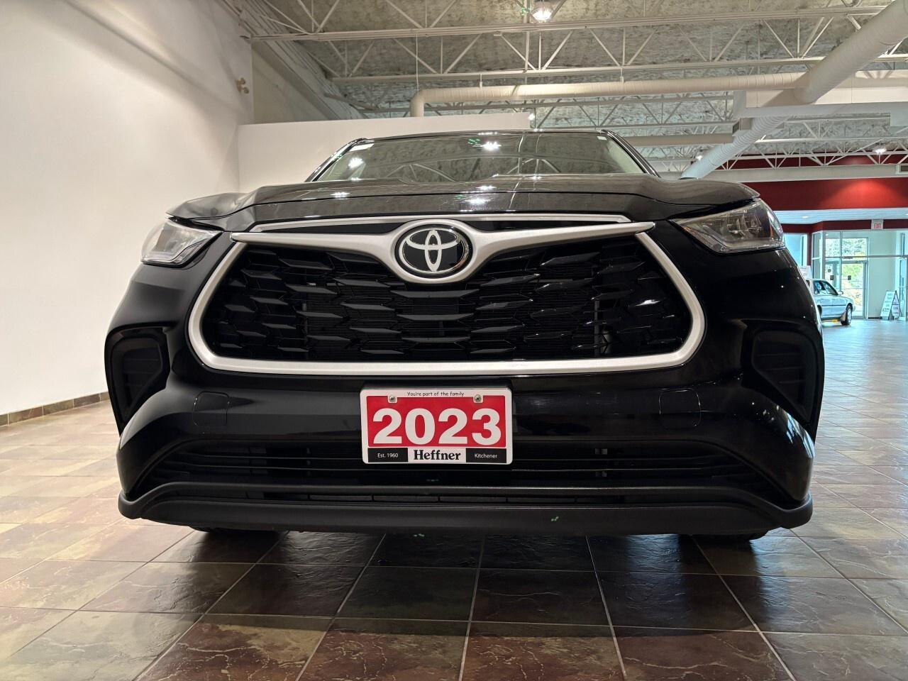 2023 Toyota Highlander LE AWD Photo