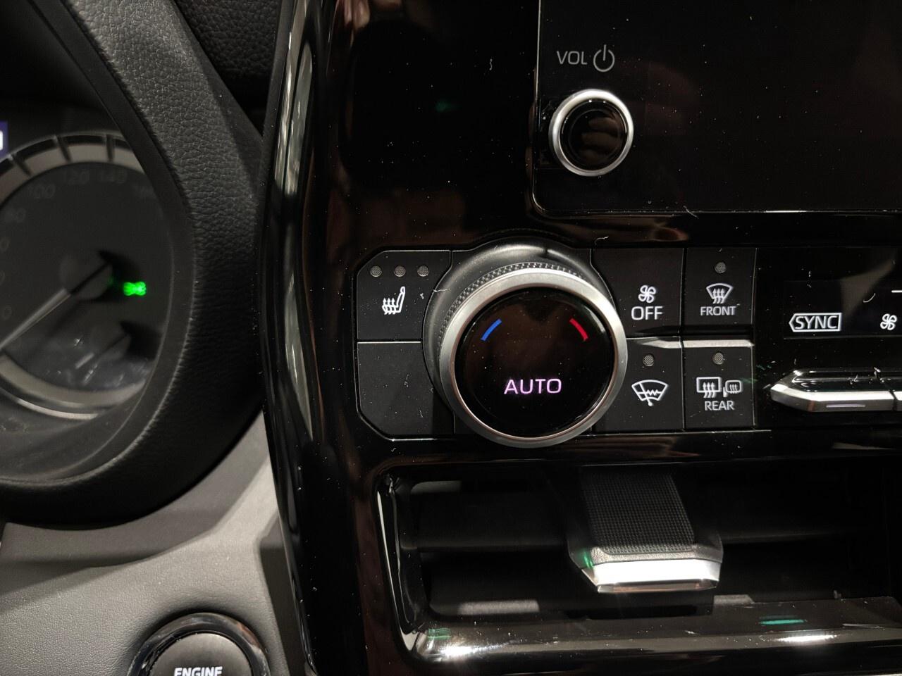 2023 Toyota Highlander LE AWD Photo