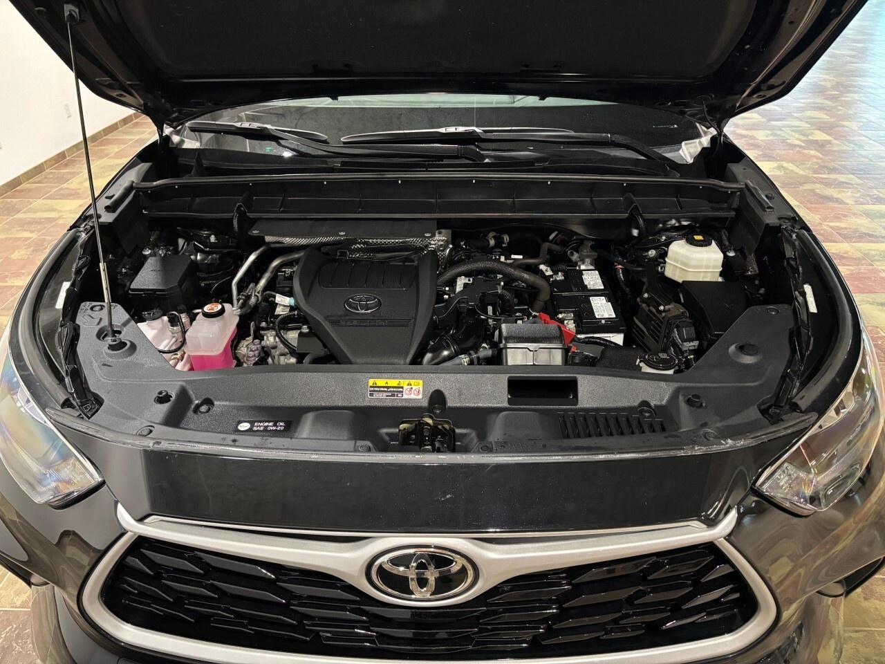 2023 Toyota Highlander LE AWD Photo