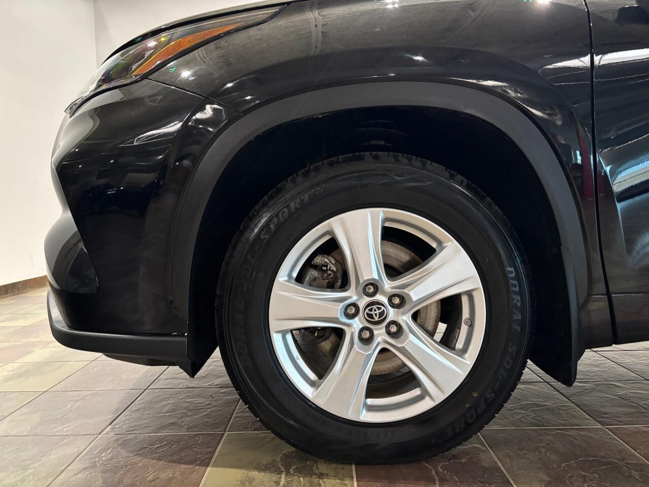 2023 Toyota Highlander LE AWD Photo