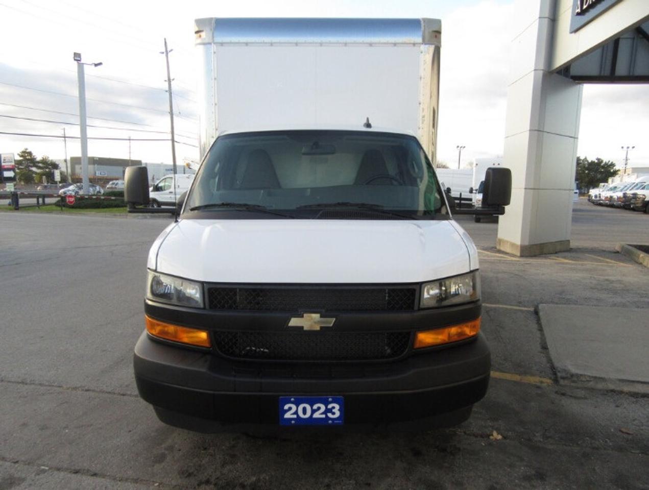 2023 GMC Savana 3500 GAS WITH 14 FT ALUMINUM CUBE VAN & ROLL OUT RAMP Photo