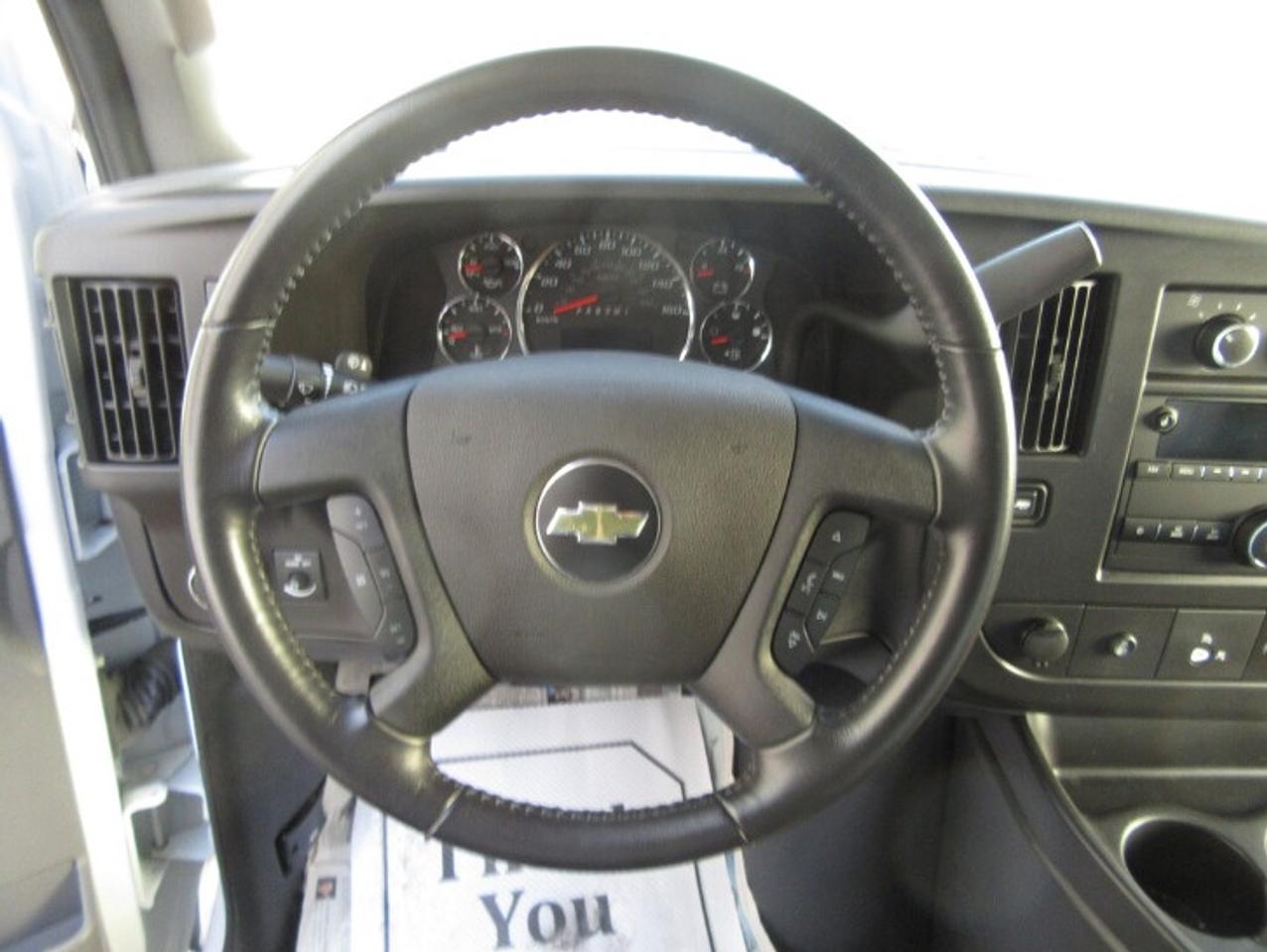 2023 GMC Savana 3500 GAS WITH 14 FT ALUMINUM CUBE VAN & ROLL OUT RAMP Photo