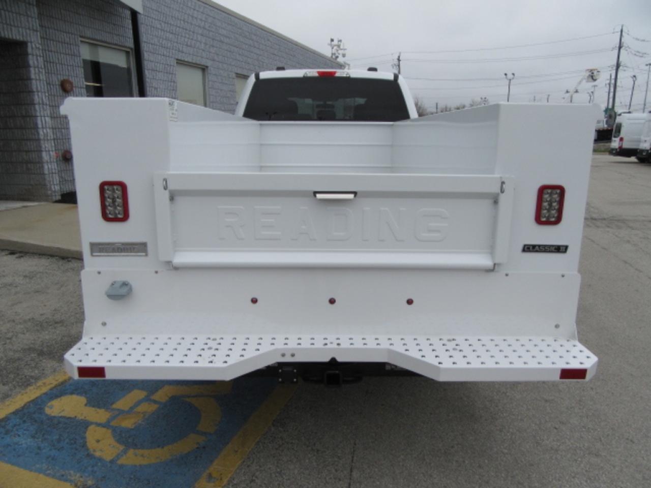 2022 Ford F-350 GAS CREW 4X4 WITH NEW 9 FT SERVICE / UTILITY BODY Photo3