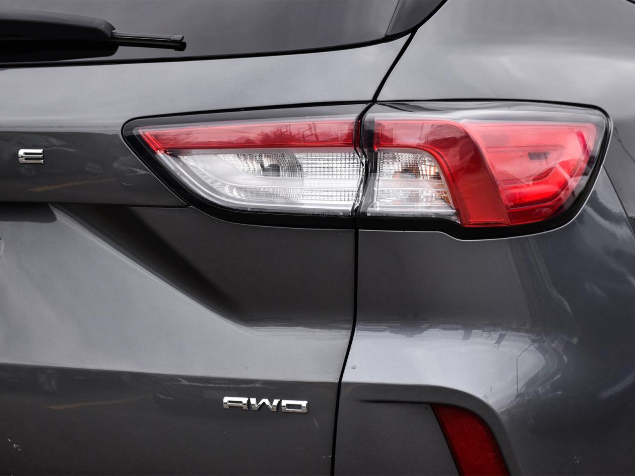 2021 Ford Escape SE AWD ~Nav ~Cam ~Heated Seats ~Bluetooth ~Alloys Photo