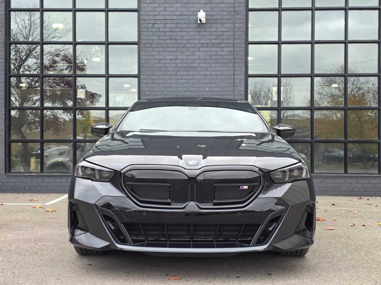 2025 BMW i5 M60 xDrive Sedan Photo2