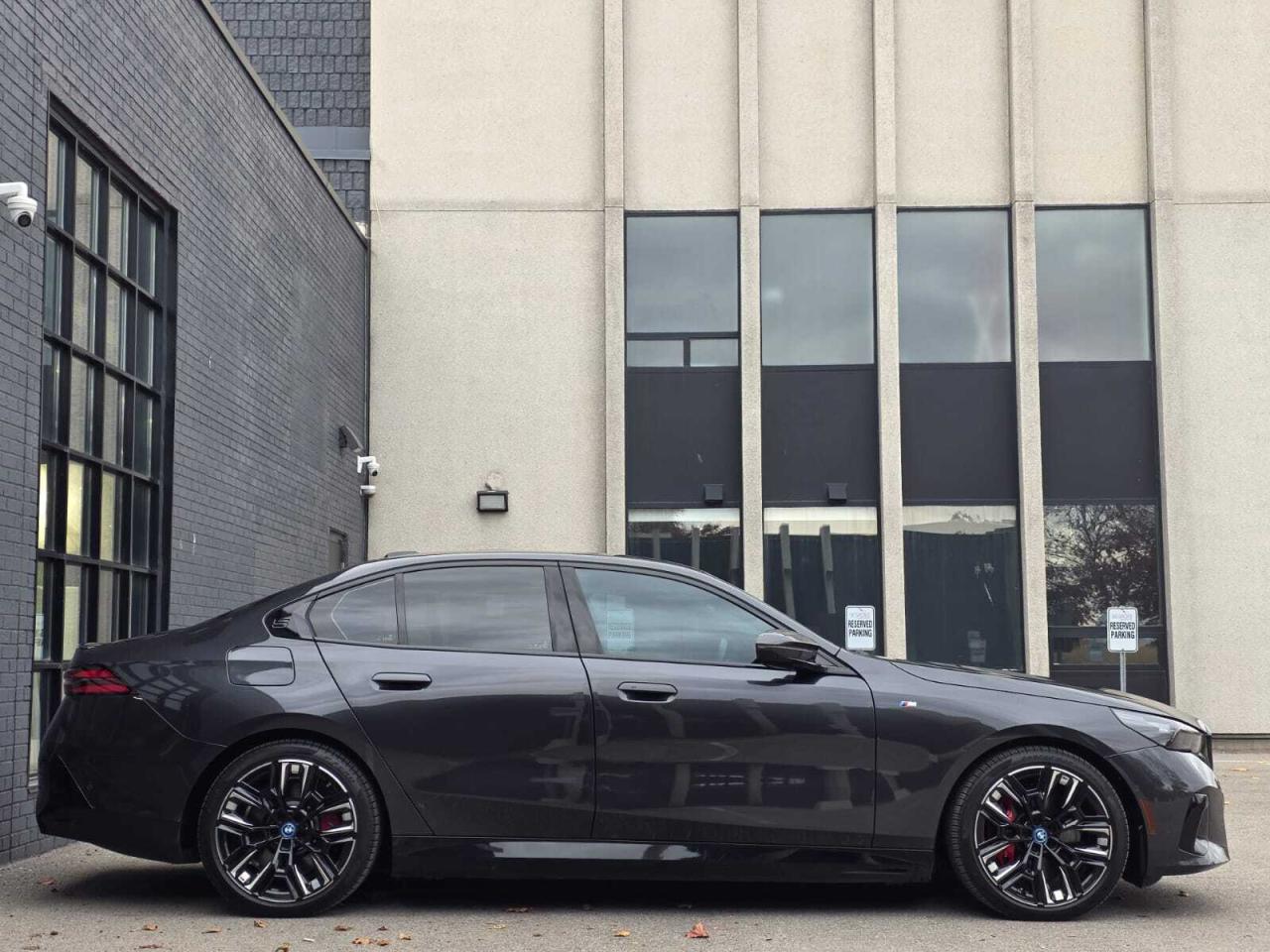 2025 BMW i5 M60 xDrive Sedan Photo