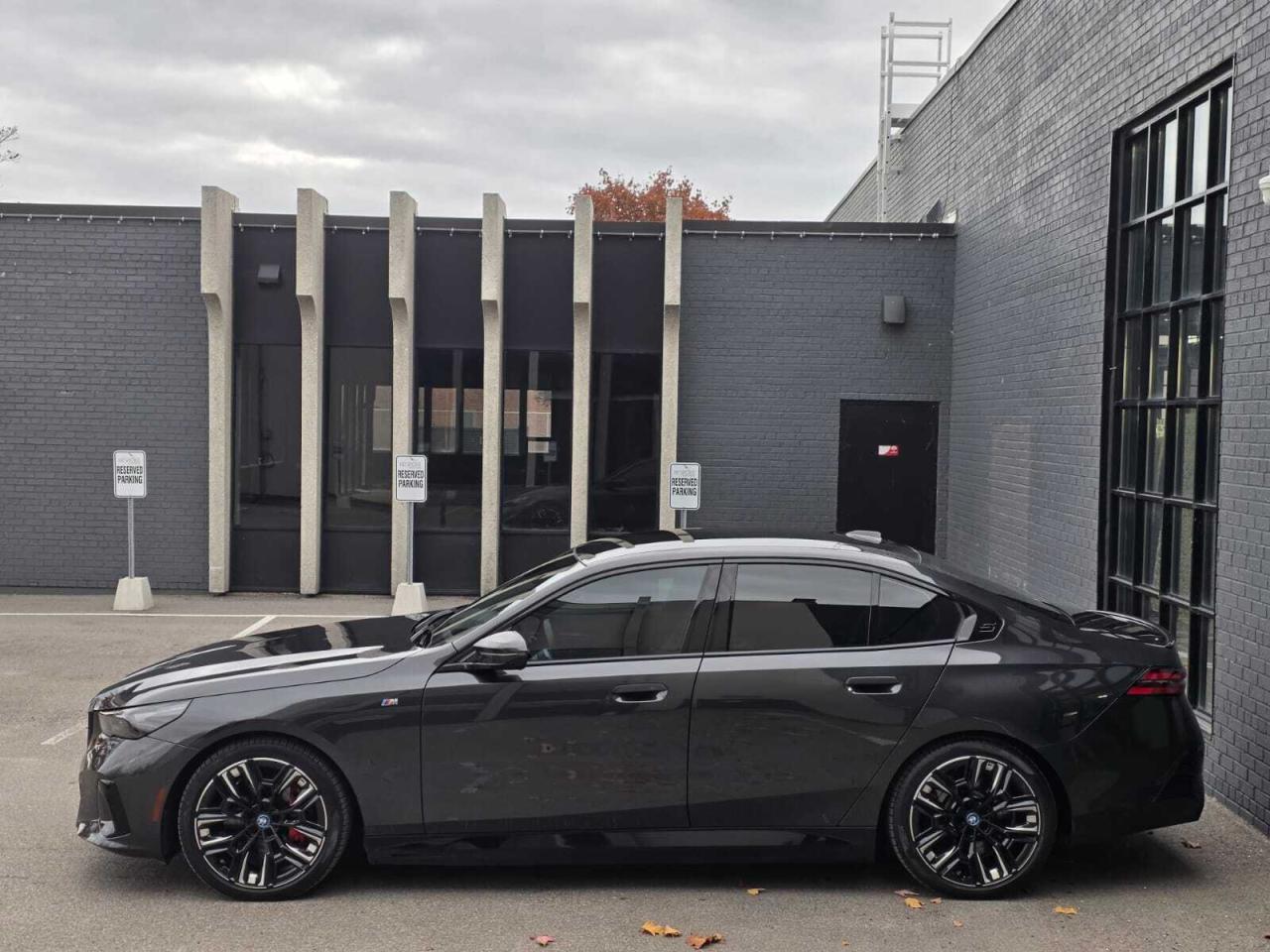 2025 BMW i5 M60 xDrive Sedan Photo