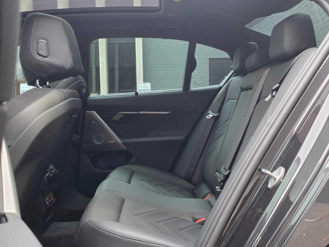 2025 BMW i5 M60 xDrive Sedan Photo