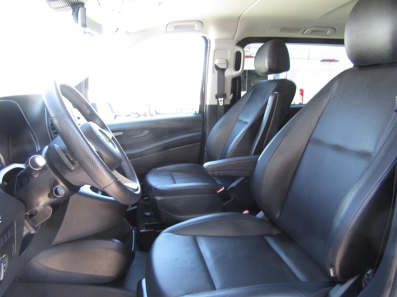 2023 Mercedes-Benz Metris Passenger Van  Photo