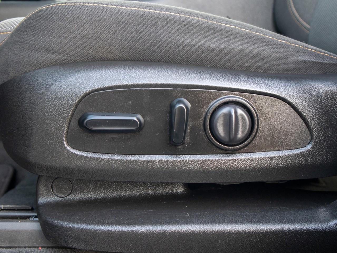 2021 Chevrolet Traverse LT Cloth - Passenger Sensing System Photo