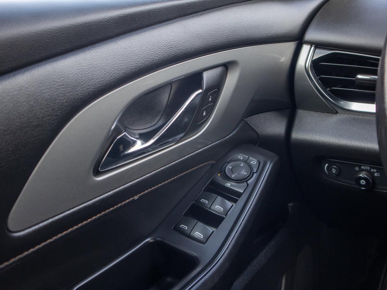 2021 Chevrolet Traverse LT Cloth - Passenger Sensing System Photo