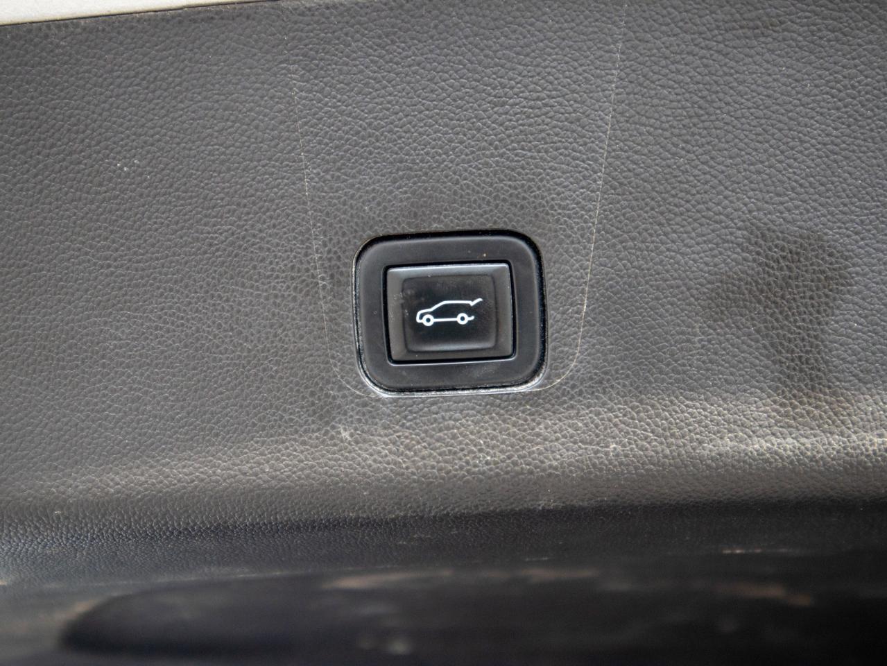 2021 Chevrolet Traverse LT Cloth - Passenger Sensing System Photo