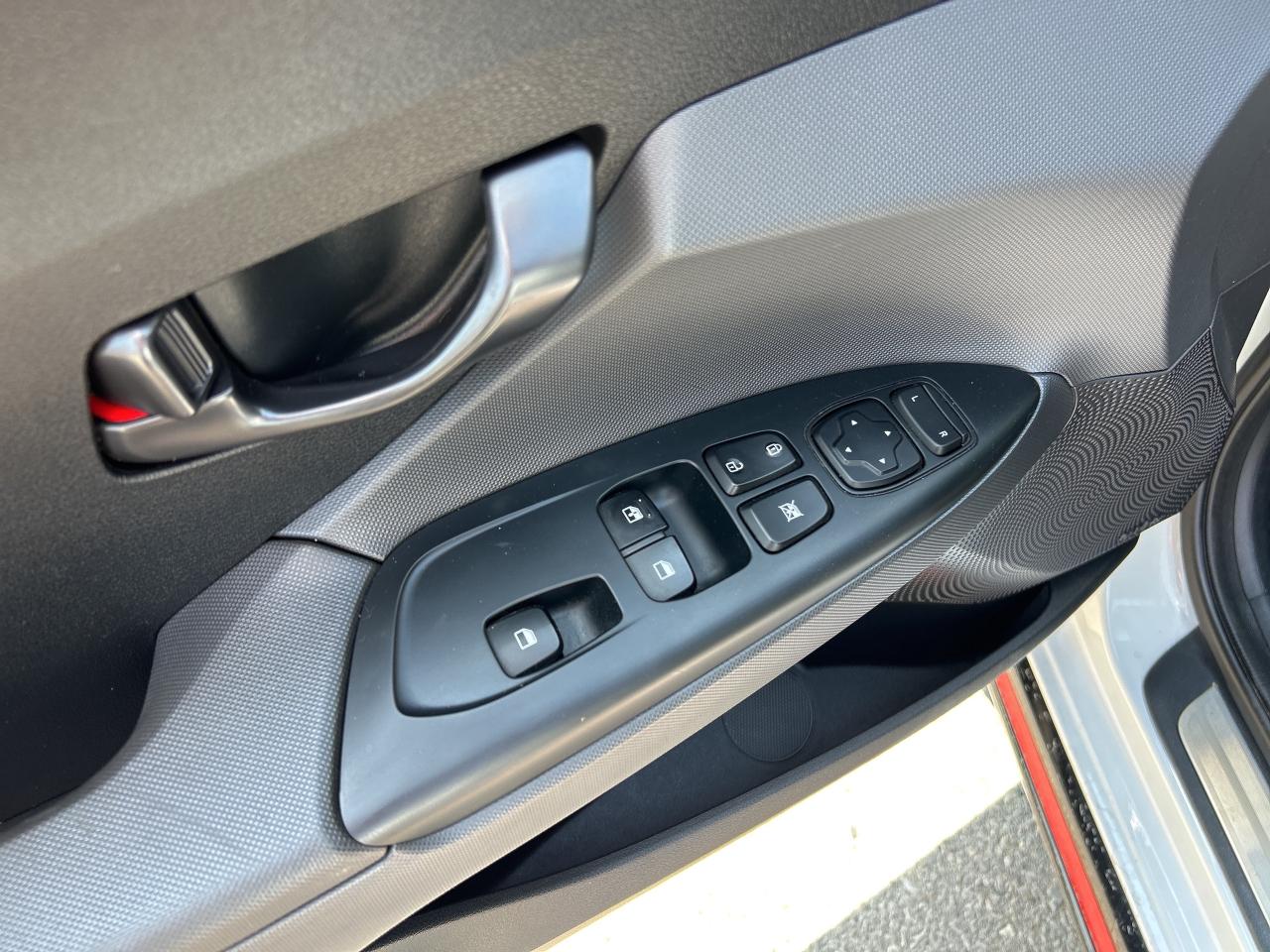 2019 Hyundai Veloster N, MANUAL, SPORT MODES, HEATED SEATS & WHEEL! Photo