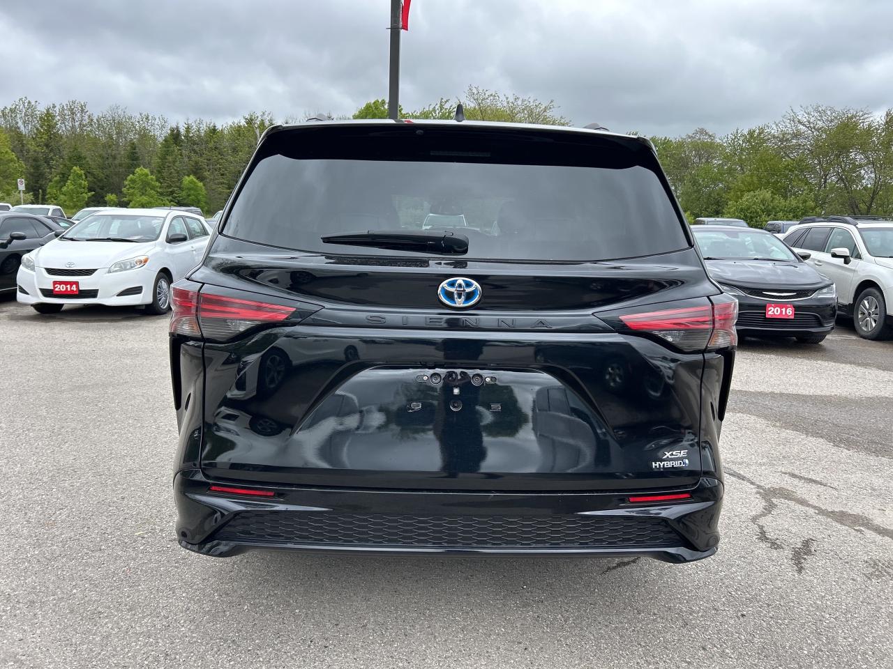 2021 Toyota Sienna XSE 7-PASS, HYBRID, CLEAN CARFAX, SUNROOF, LEATHER Photo