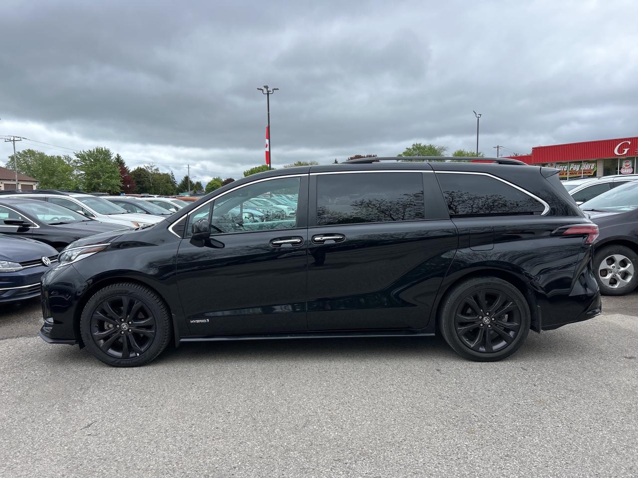 2021 Toyota Sienna XSE 7-PASS, HYBRID, CLEAN CARFAX, SUNROOF, LEATHER Photo