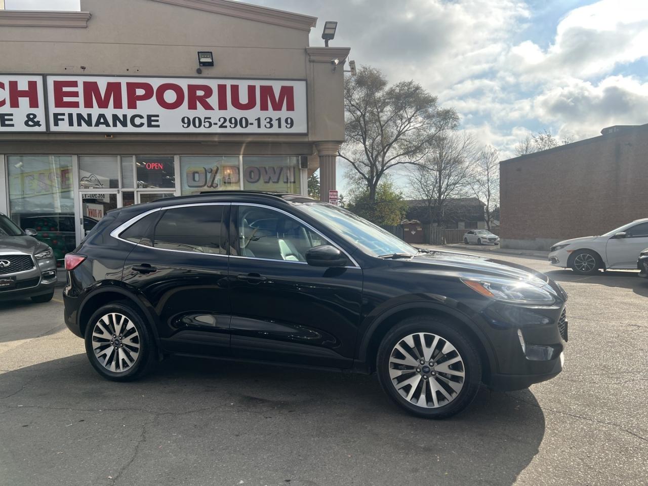 2021 Ford Escape TITANIUM AWD   Leather   Pano Roof   Navi Photo