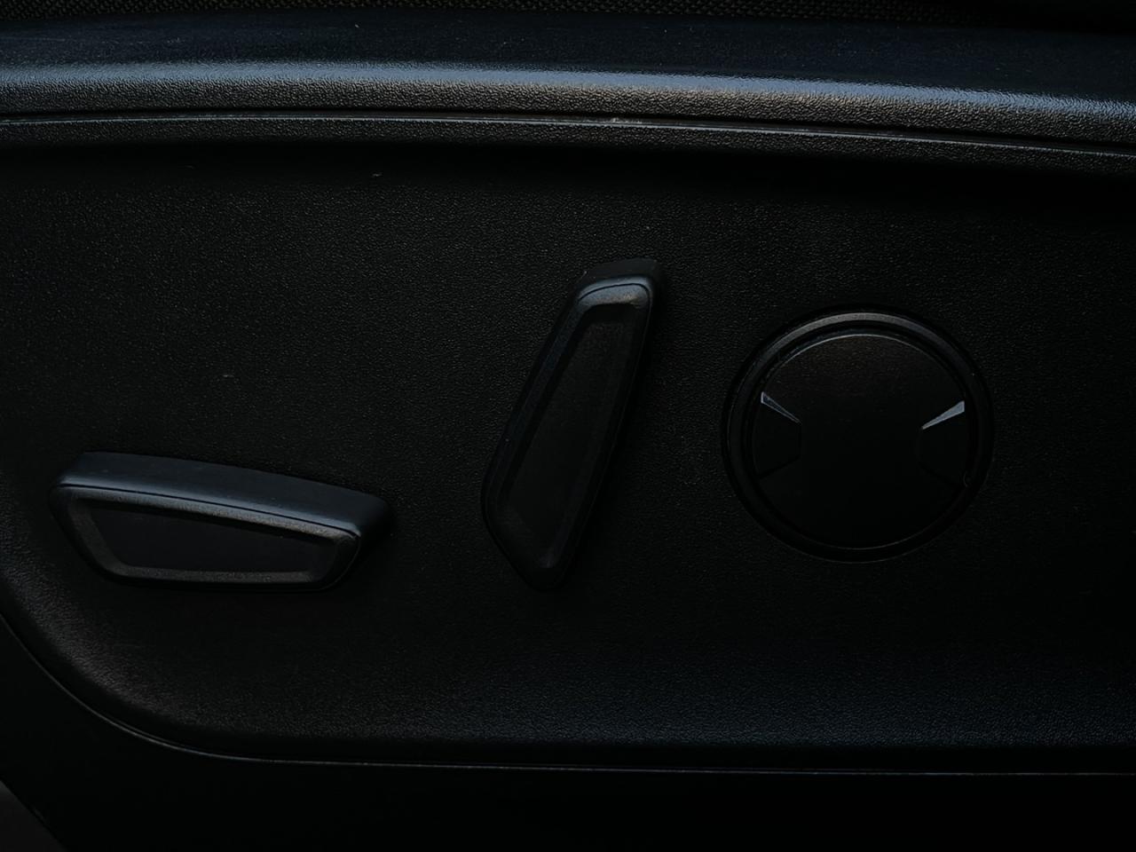 2021 Ford Escape TITANIUM AWD   Leather   Pano Roof   Navi Photo