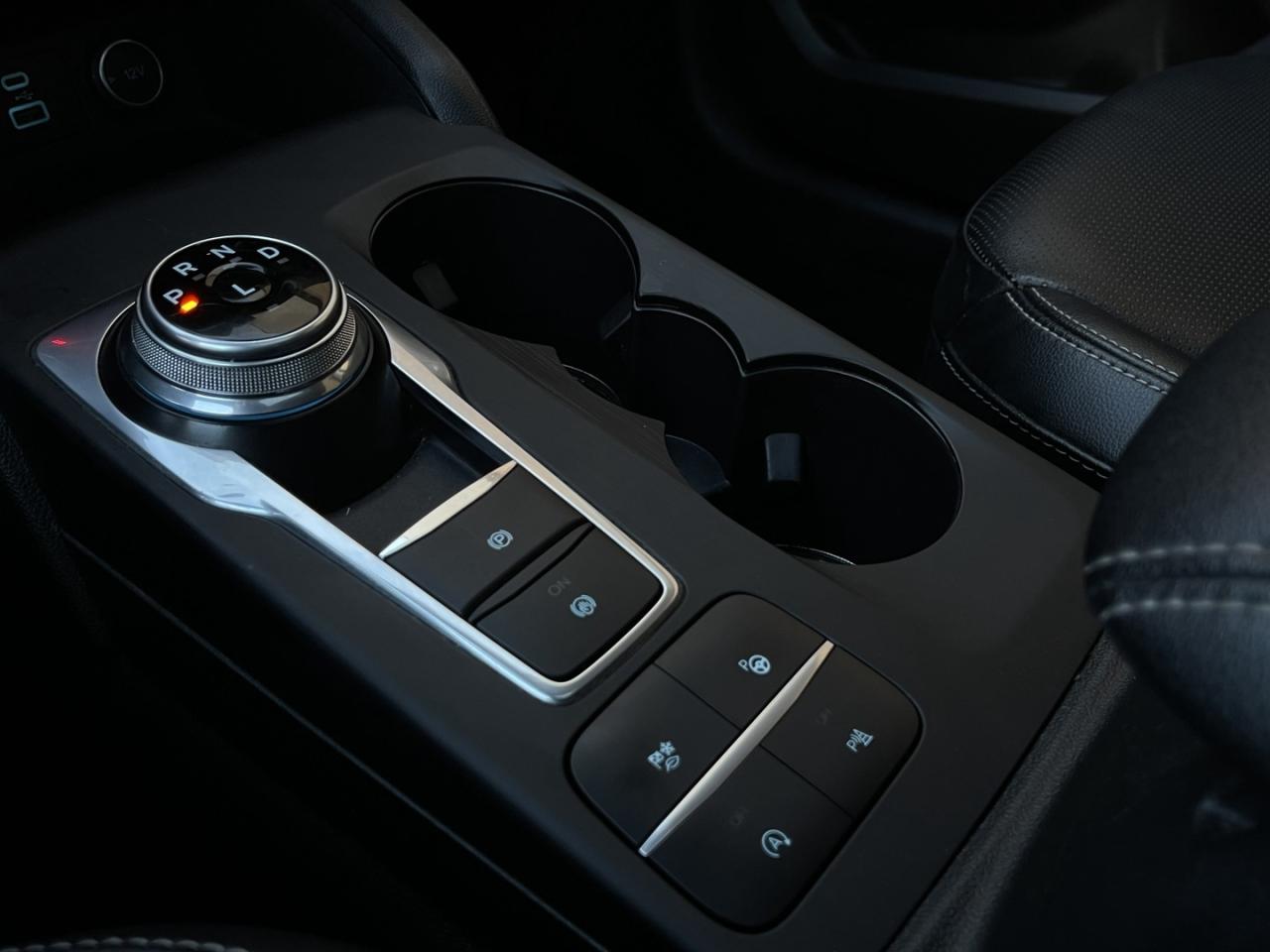 2021 Ford Escape TITANIUM AWD   Leather   Pano Roof   Navi Photo